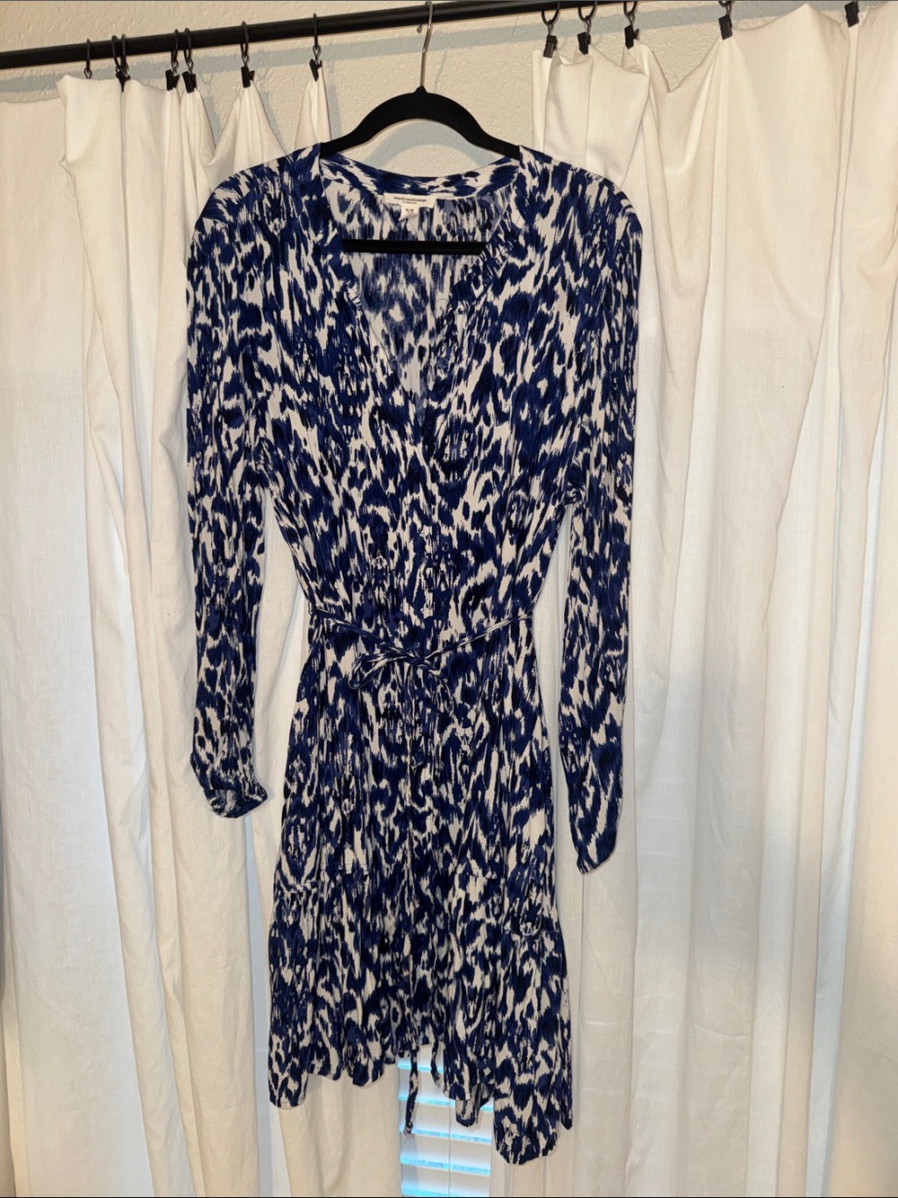 beachlunchlounge Blue and White Long Sleeve Printed button up Dress